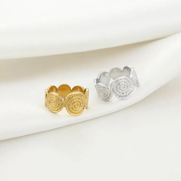 Twisted ring