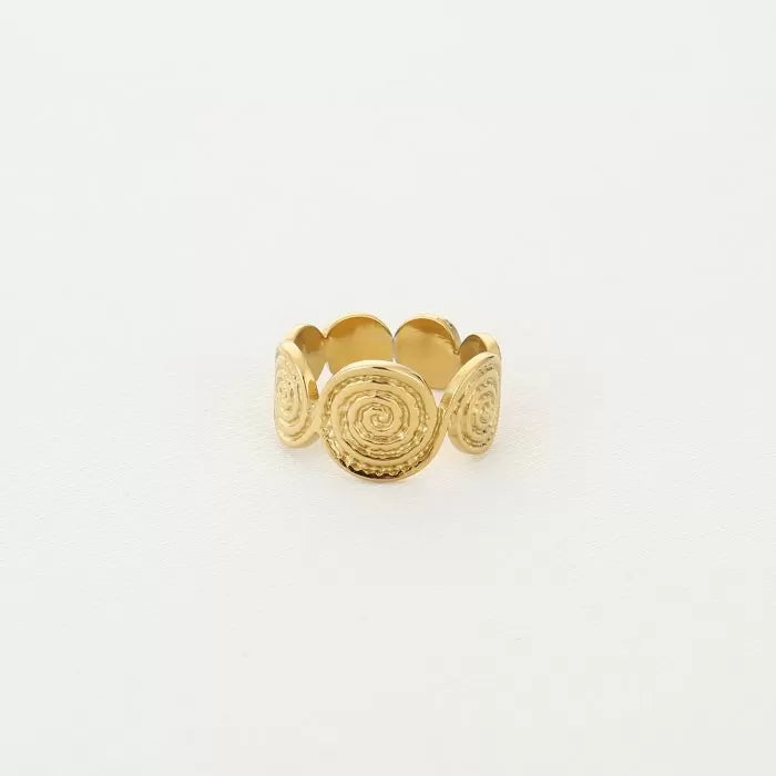 Twisted ring